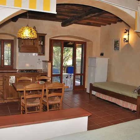 Casa Rosada - Piscina, Aria Condizionata, Terrazze E Posti Auto Marina di Campo