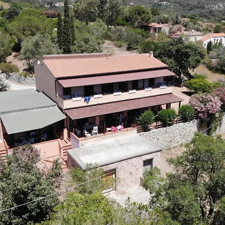 Casa Rosada - Piscina, Aria Condizionata, Terrazze E Posti Auto Marina di Campo